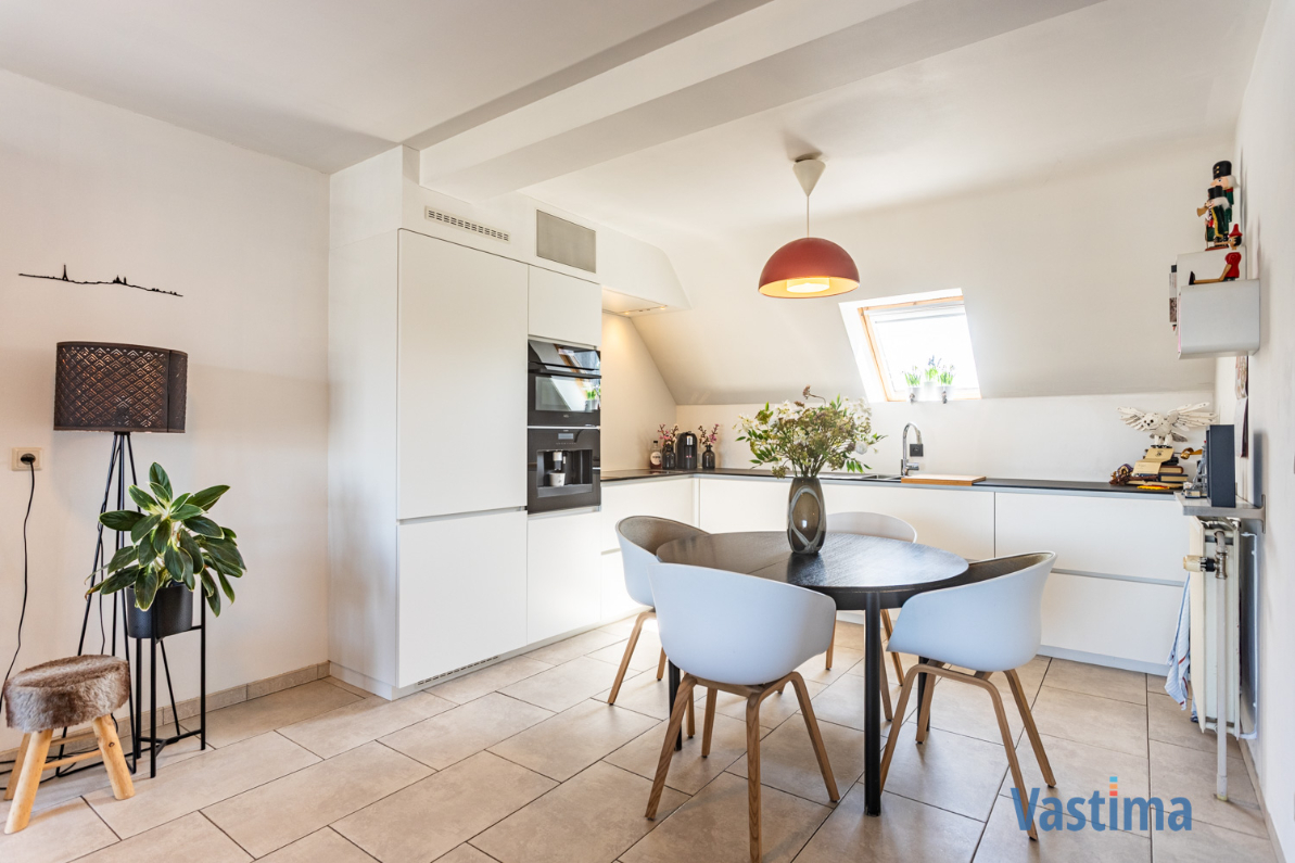 Immo Vastima - Appartement Te koop Aalst - Licht, Ruimte & Locatie – Instapklaar Duplexappartement met parking