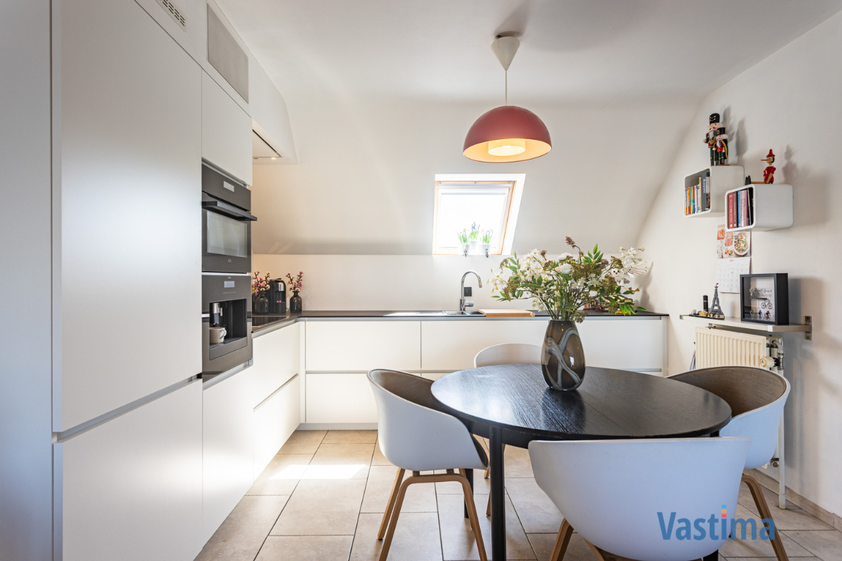 Immo Vastima - Appartement Te koop Aalst - Licht, Ruimte & Locatie – Instapklaar Duplexappartement met parking