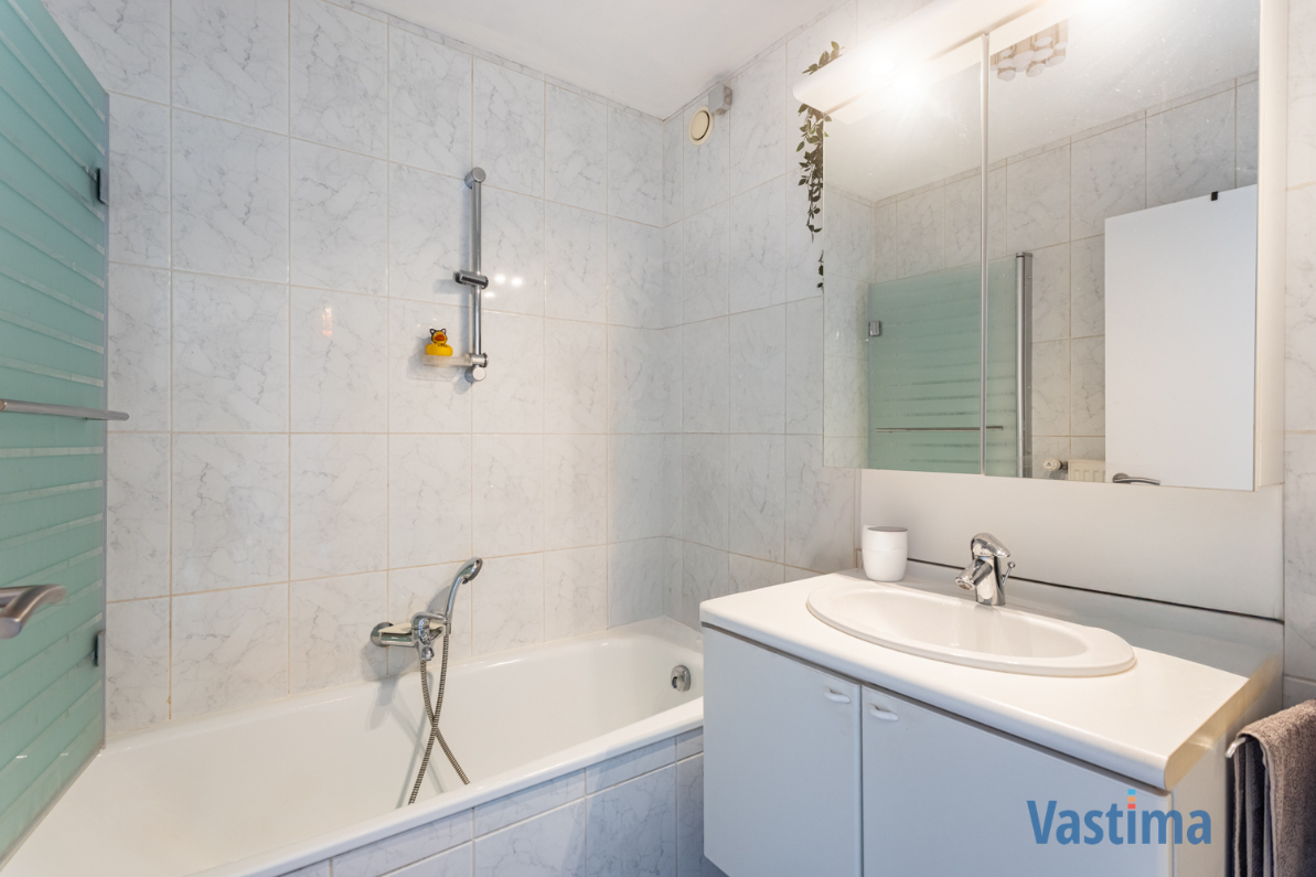 Immo Vastima - Appartement Te koop Aalst - Licht, Ruimte & Locatie – Instapklaar Duplexappartement met parking
