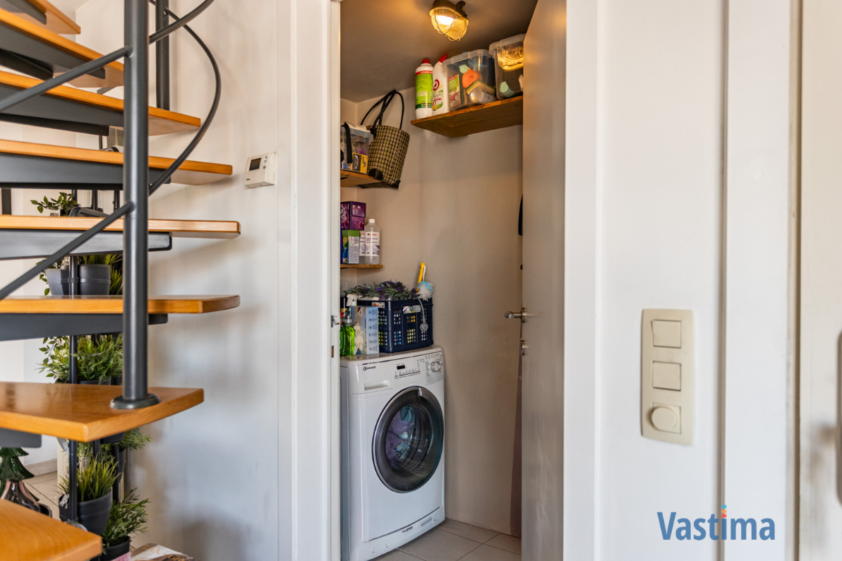 Immo Vastima - Appartement Te koop Aalst - Licht, Ruimte & Locatie – Instapklaar Duplexappartement met parking