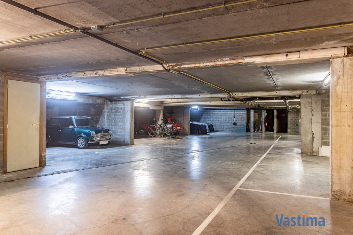 Immo Vastima - Appartement Te koop Aalst - Licht, Ruimte & Locatie – Instapklaar Duplexappartement met parking