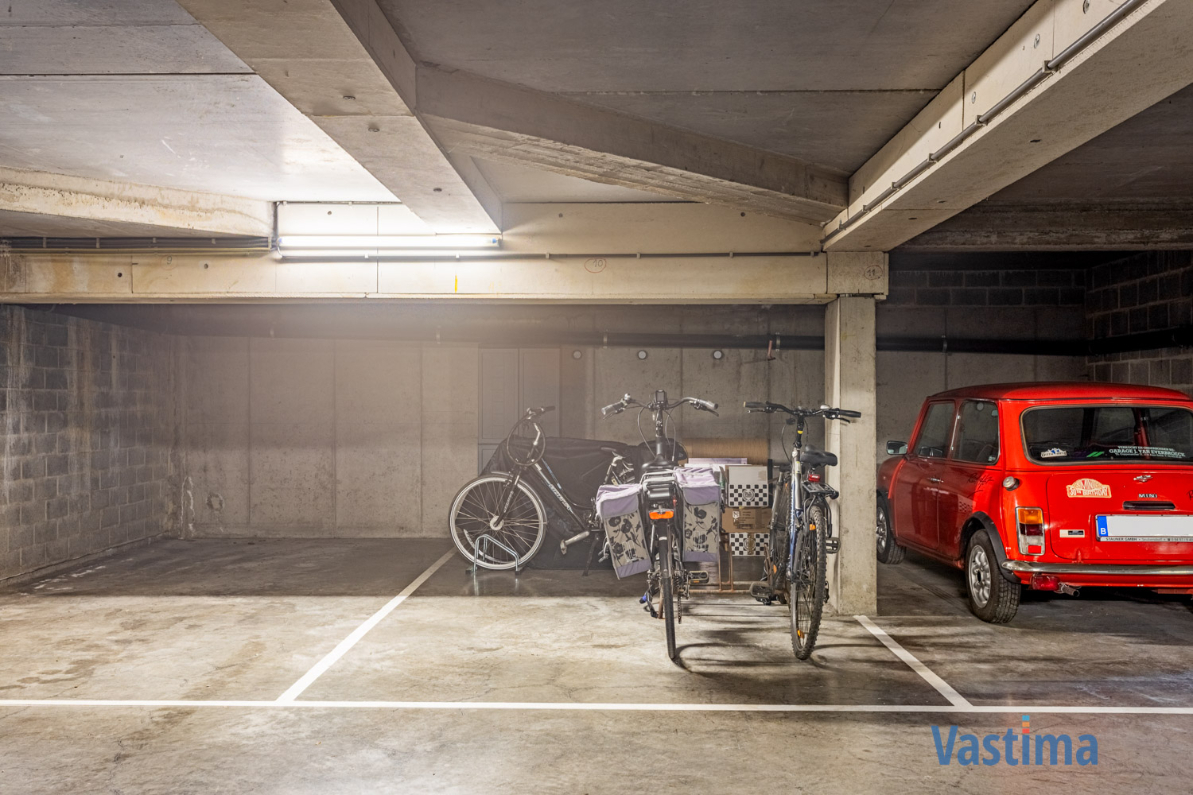 Immo Vastima - Appartement Te koop Aalst - Licht, Ruimte & Locatie – Instapklaar Duplexappartement met parking