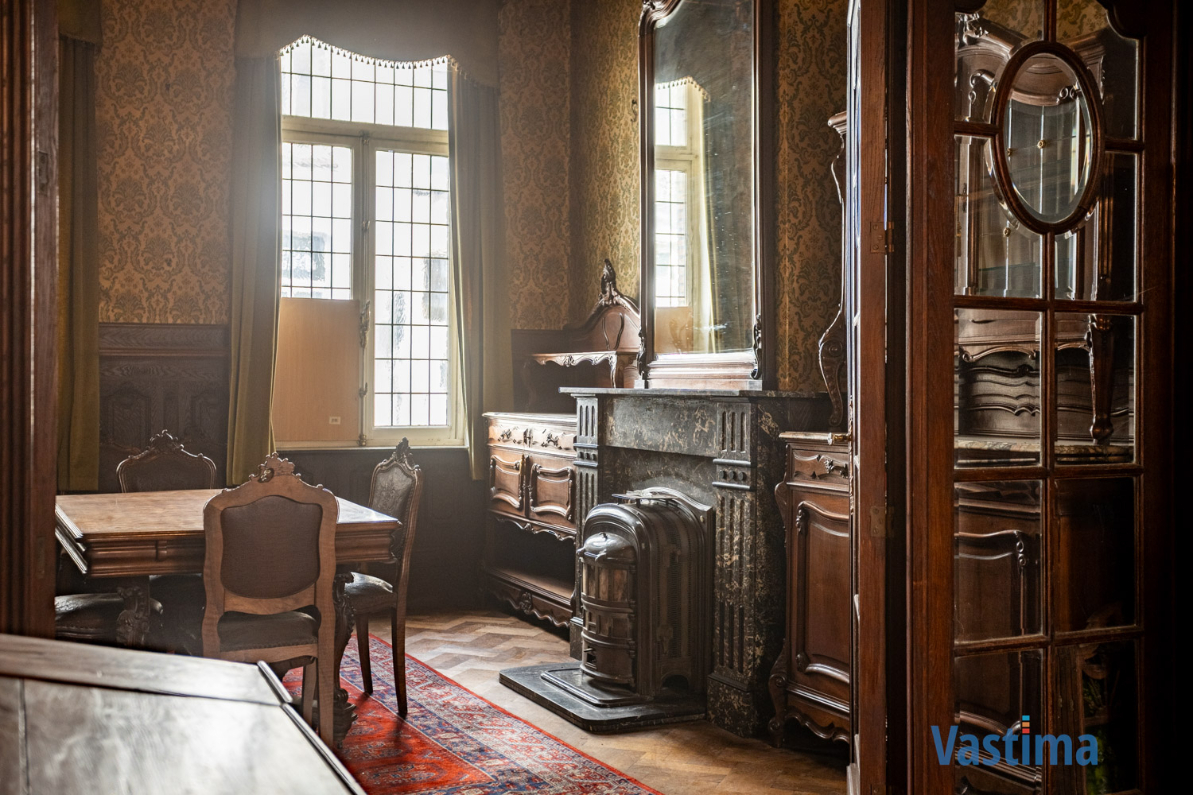 Immo Vastima - Huis Te koop Aalst - Historische charme in hartje Aalst – herenhuis met een verhaal