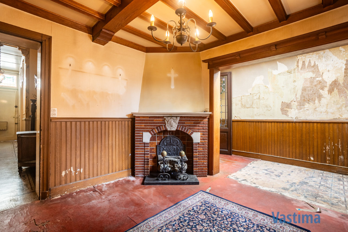 Immo Vastima - Huis Te koop Aalst - Historische charme in hartje Aalst – herenhuis met een verhaal