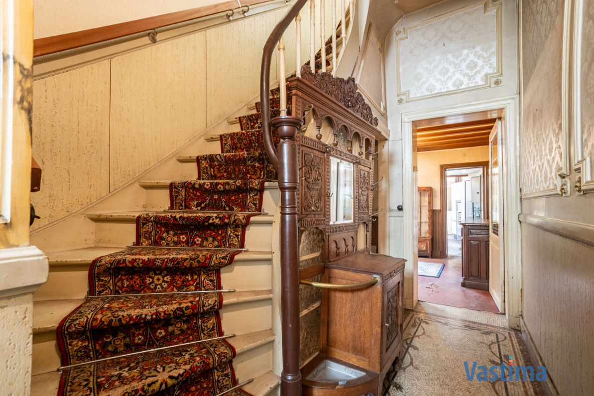 Immo Vastima - Huis Te koop Aalst - Historische charme in hartje Aalst – herenhuis met een verhaal