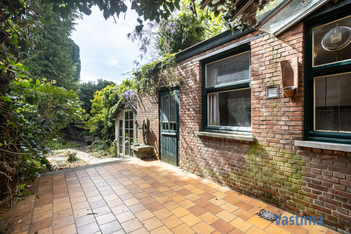 Immo Vastima - Huis Te koop Aalst - Historische charme in hartje Aalst – herenhuis met een verhaal