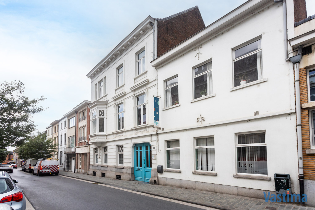 Immo Vastima - Huis Te koop Aalst - Uniek pand in hartje Aalst – voormalige school met tal van mogelijkheden