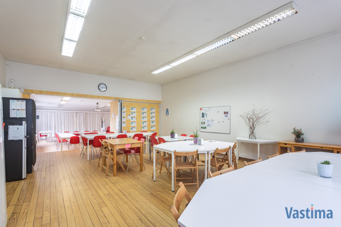 Immo Vastima - Huis Te koop Aalst - Uniek pand in hartje Aalst – voormalige school met tal van mogelijkheden