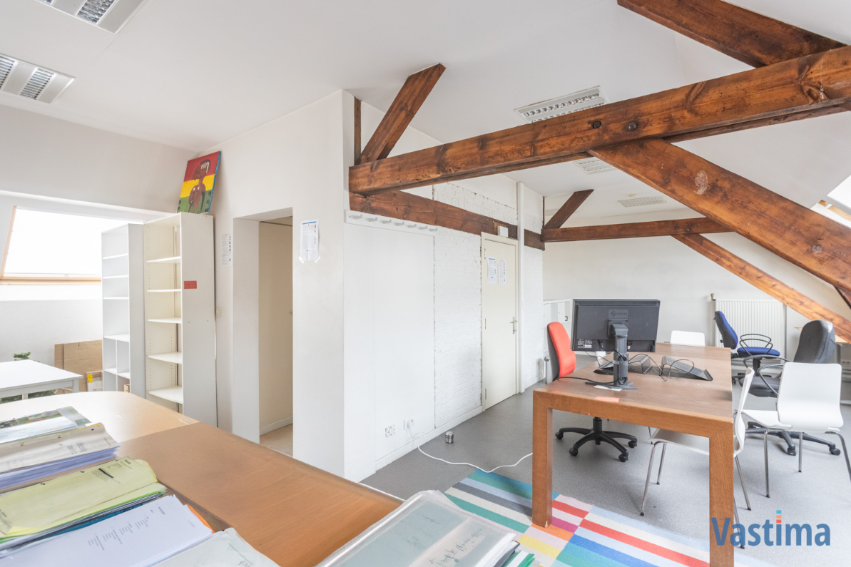 Immo Vastima - Huis Te koop Aalst - Uniek pand in hartje Aalst – voormalige school met tal van mogelijkheden