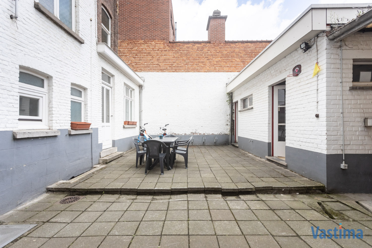 Immo Vastima - Huis Te koop Aalst - Uniek pand in hartje Aalst – voormalige school met tal van mogelijkheden