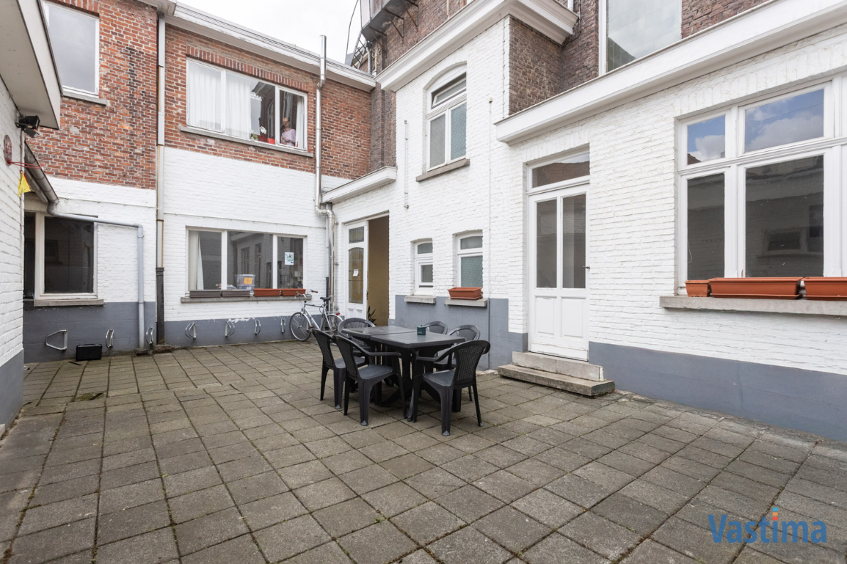 Immo Vastima - Huis Te koop Aalst - Uniek pand in hartje Aalst – voormalige school met tal van mogelijkheden