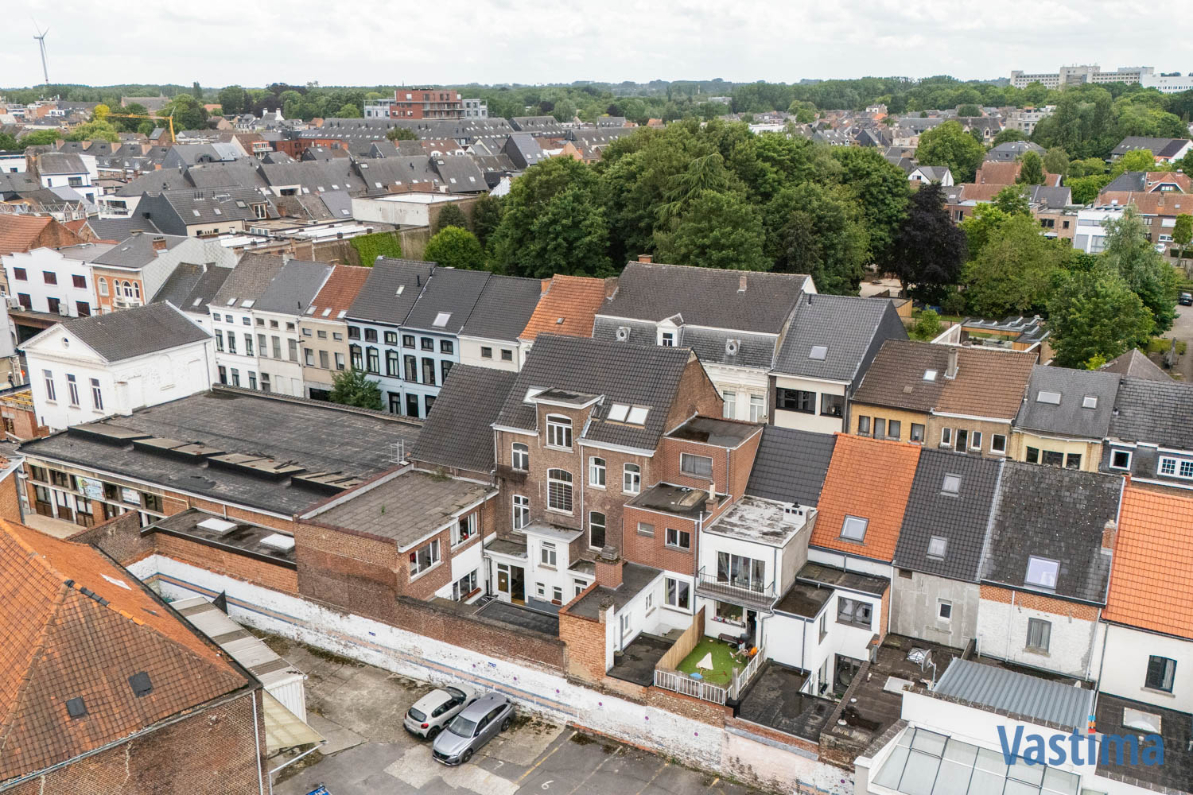 Immo Vastima - Huis Te koop Aalst - Uniek pand in hartje Aalst – voormalige school met tal van mogelijkheden