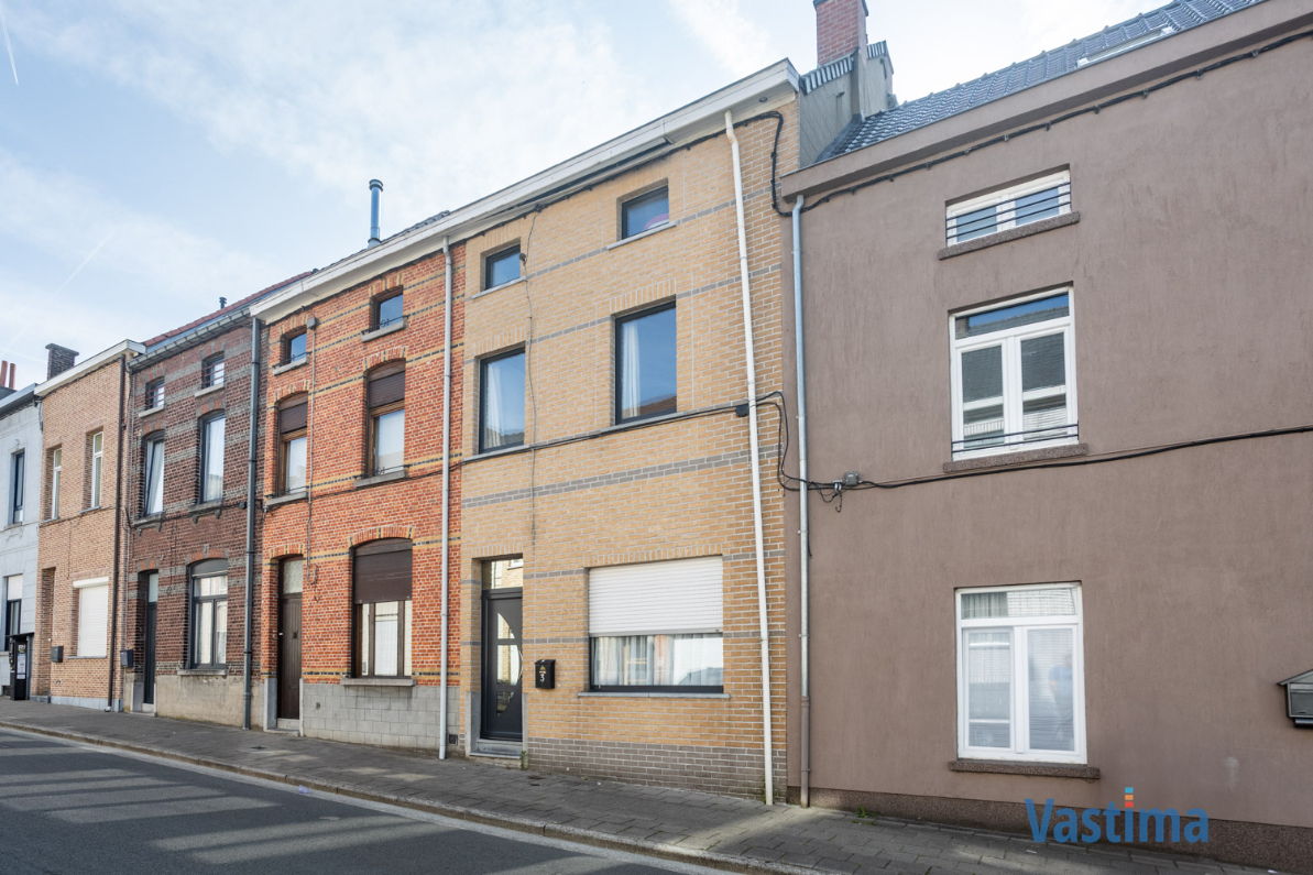 Immo Vastima - Huis Te koop Aalst - Ruime woning met 4 slaapkamers en buitenruimte centrum Aalst