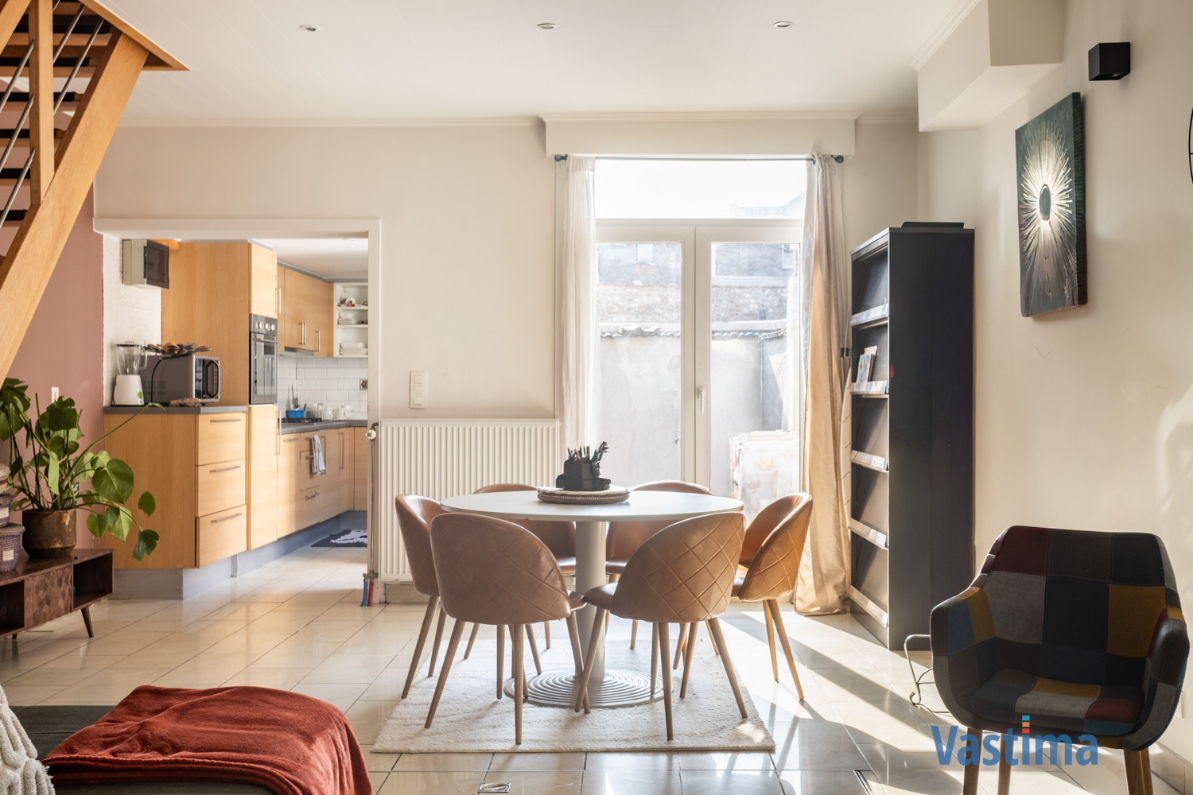Immo Vastima - Huis Te koop Aalst - Ruime woning met 4 slaapkamers en buitenruimte centrum Aalst