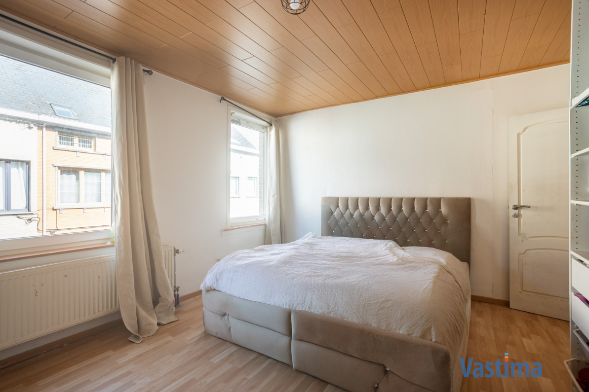 Immo Vastima - Huis Te koop Aalst - Ruime woning met 4 slaapkamers en buitenruimte centrum Aalst