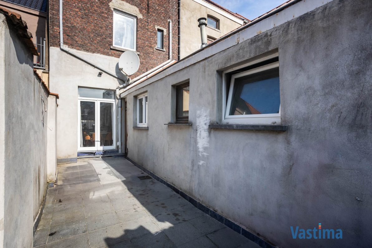 Immo Vastima - Huis Te koop Aalst - Ruime woning met 4 slaapkamers en buitenruimte centrum Aalst