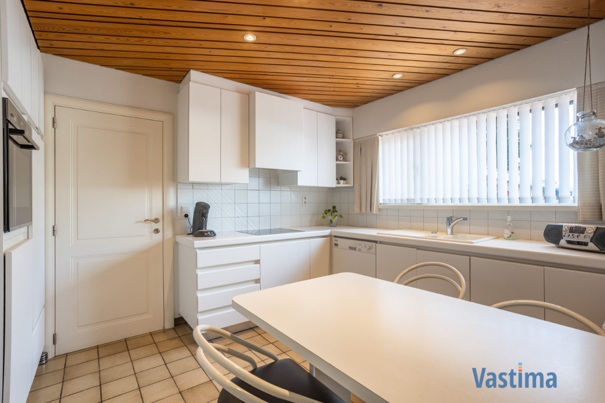 Immo Vastima - Huis Te koop Affligem - Halfopen gezinswoning met 3-4 slaapkamers en extra garage