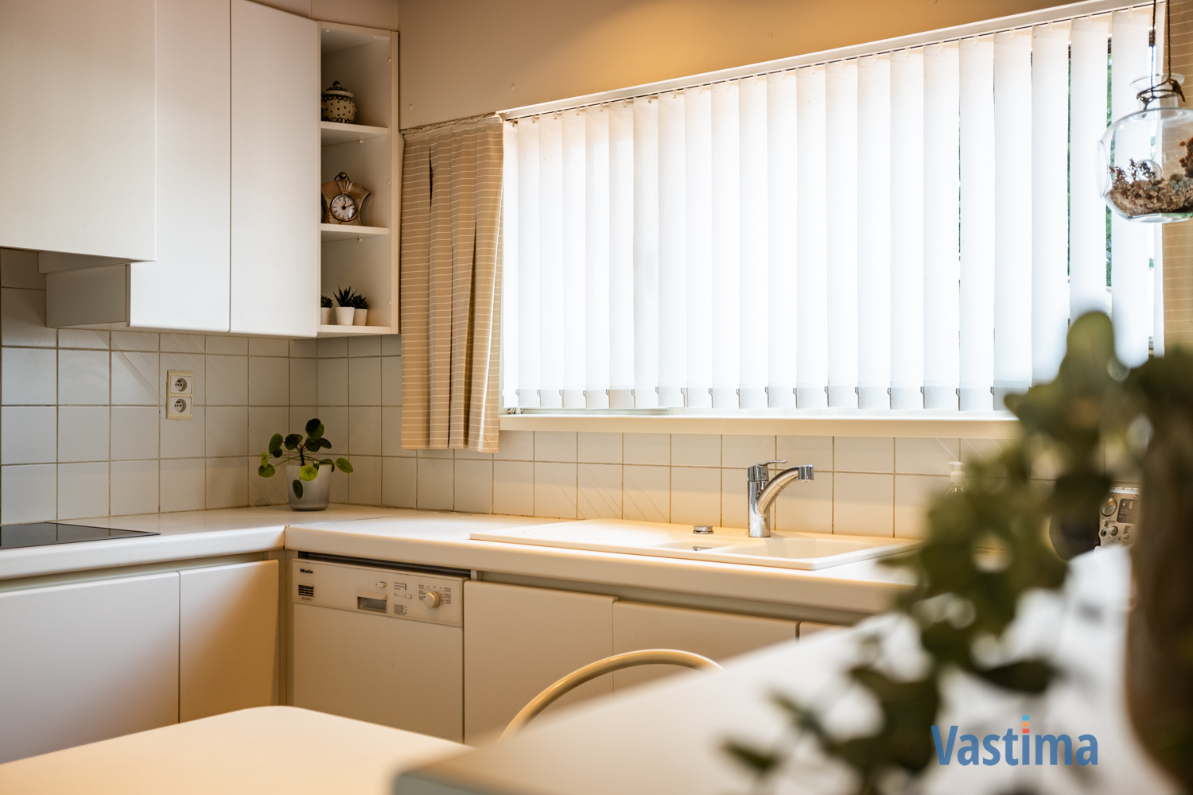 Immo Vastima - Huis Te koop Affligem - Halfopen gezinswoning met 3-4 slaapkamers en extra garage