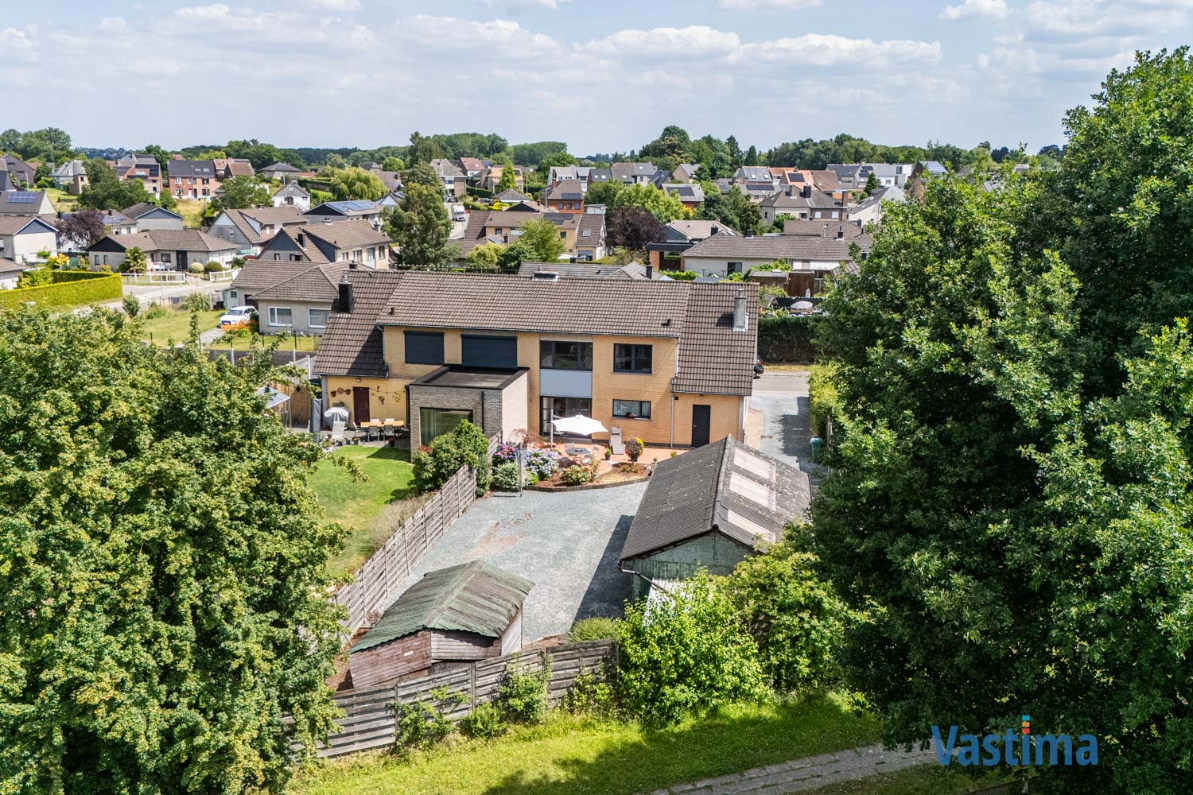 Immo Vastima - Huis Te koop Affligem - Halfopen gezinswoning met 3-4 slaapkamers en extra garage