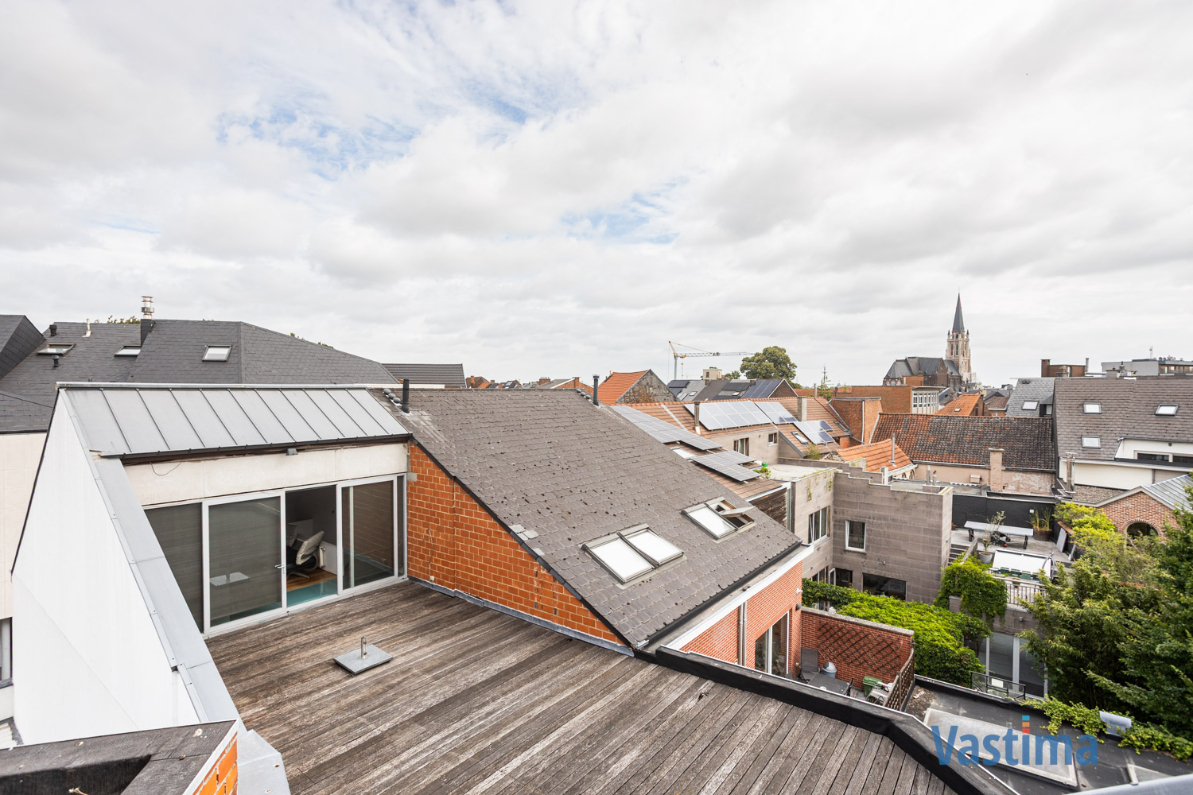 Immo Vastima - Commercieel Te koop Aalst - Unieke investeringskans: handelspand met woongelegenheid in hartje Aalst