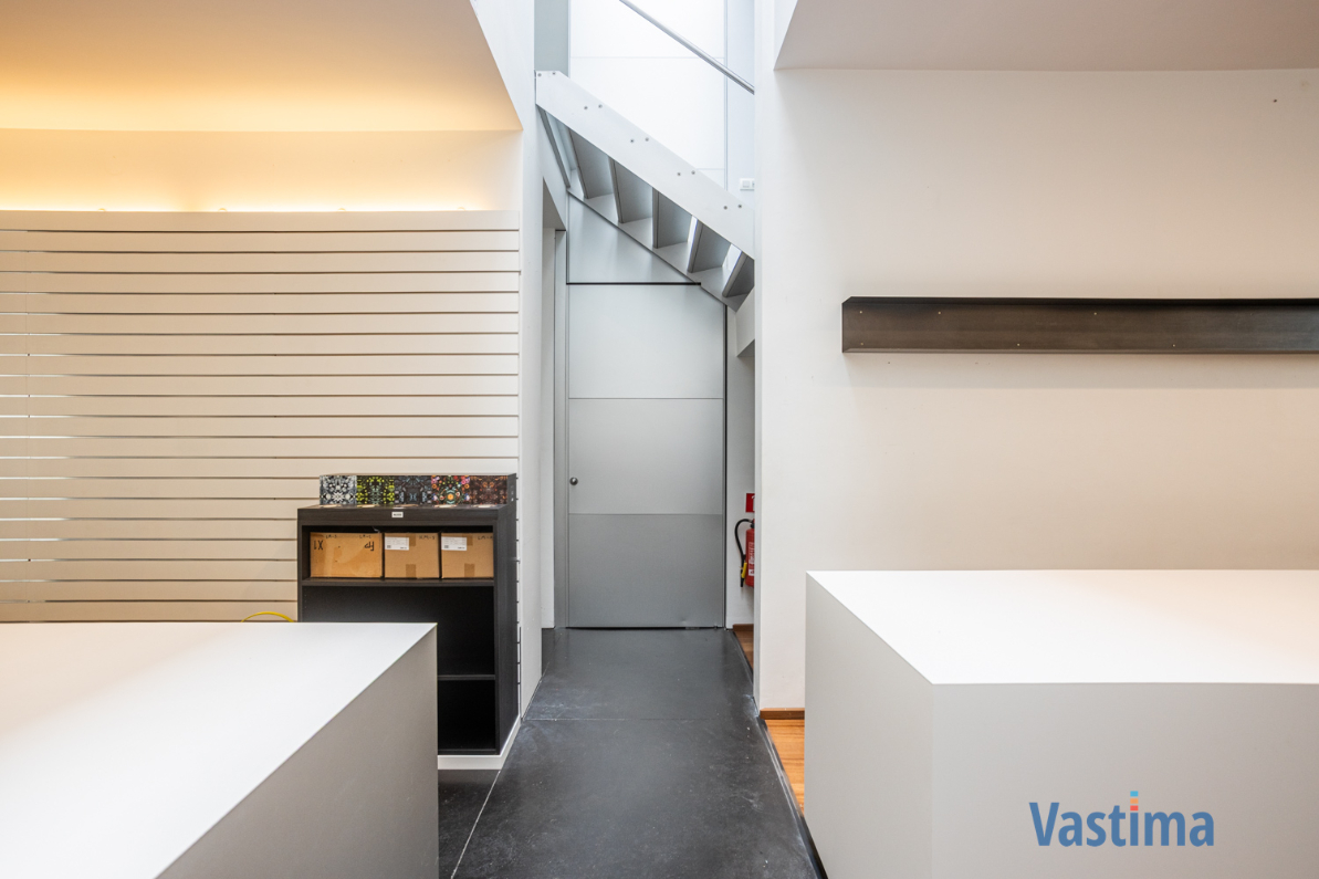 Immo Vastima - Huis Te koop Aalst - Unieke investeringskans: handelspand met woongelegenheid in hartje Aalst