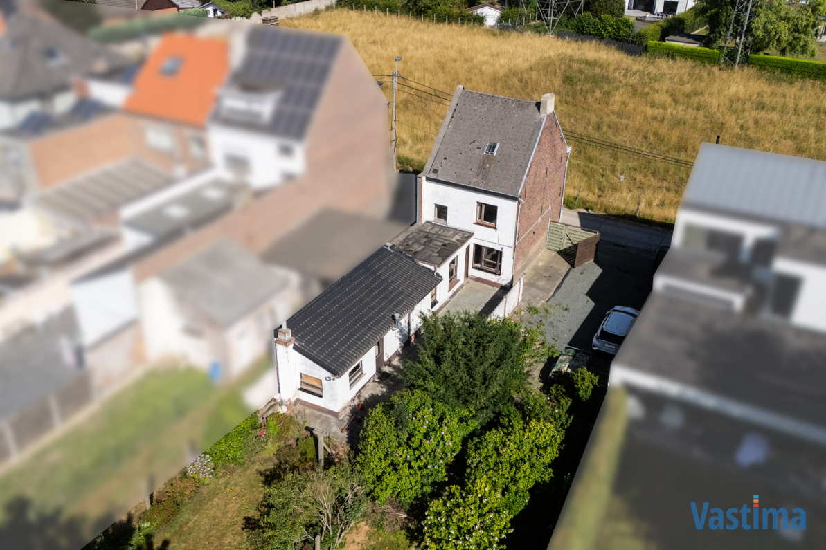 Immo Vastima - Huis Te koop Erembodegem - Renovatiewoning met grote tuin nabij centrum Erembodegem