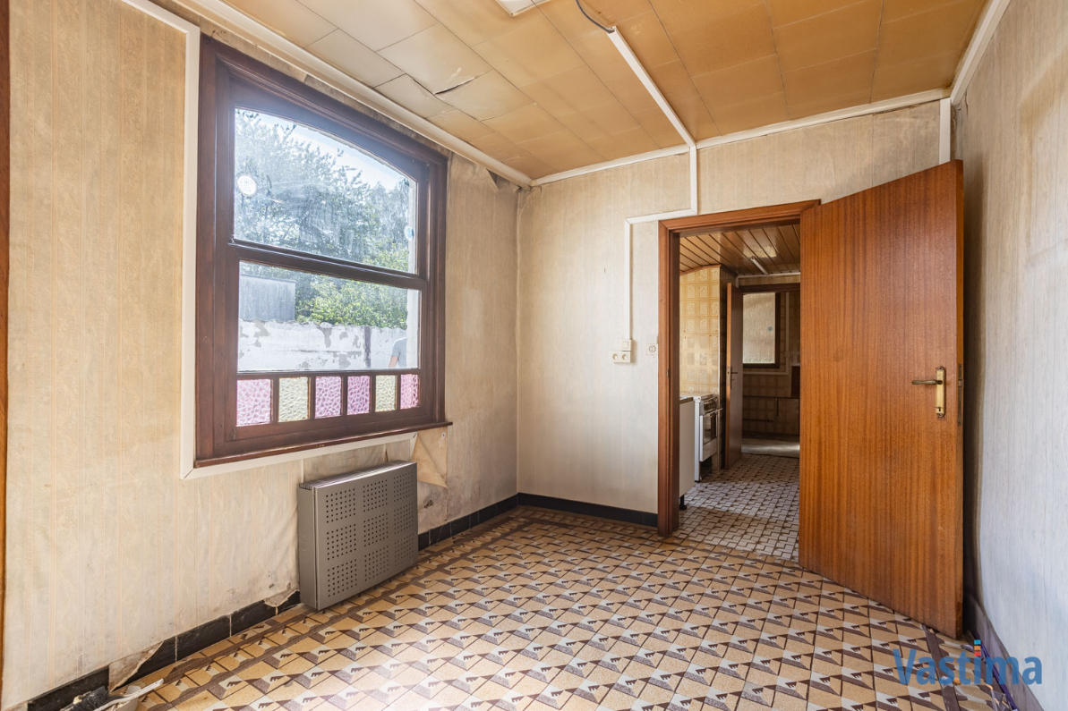 Immo Vastima - Huis Te koop Erembodegem - Renovatiewoning met grote tuin nabij centrum Erembodegem