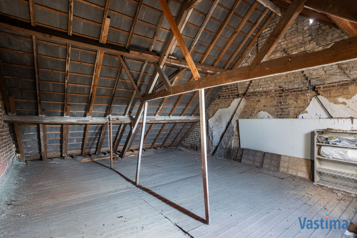 Immo Vastima - Huis Te koop Erembodegem - Renovatiewoning met grote tuin nabij centrum Erembodegem