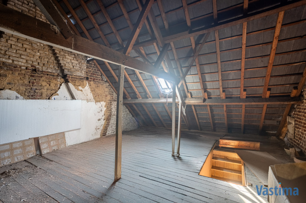 Immo Vastima - Huis Te koop Erembodegem - Renovatiewoning met grote tuin nabij centrum Erembodegem