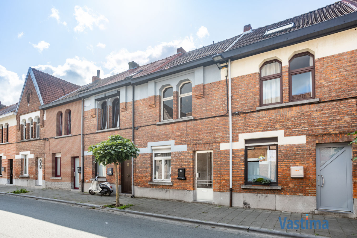 Immo Vastima - Huis Te koop Aalst - Renovatieproject met tuin nabij centrum Aalst