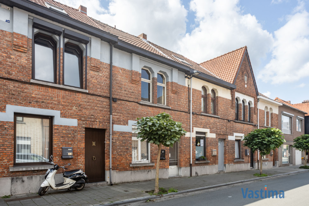 Immo Vastima - Huis Te koop Aalst - Renovatieproject met tuin nabij centrum Aalst