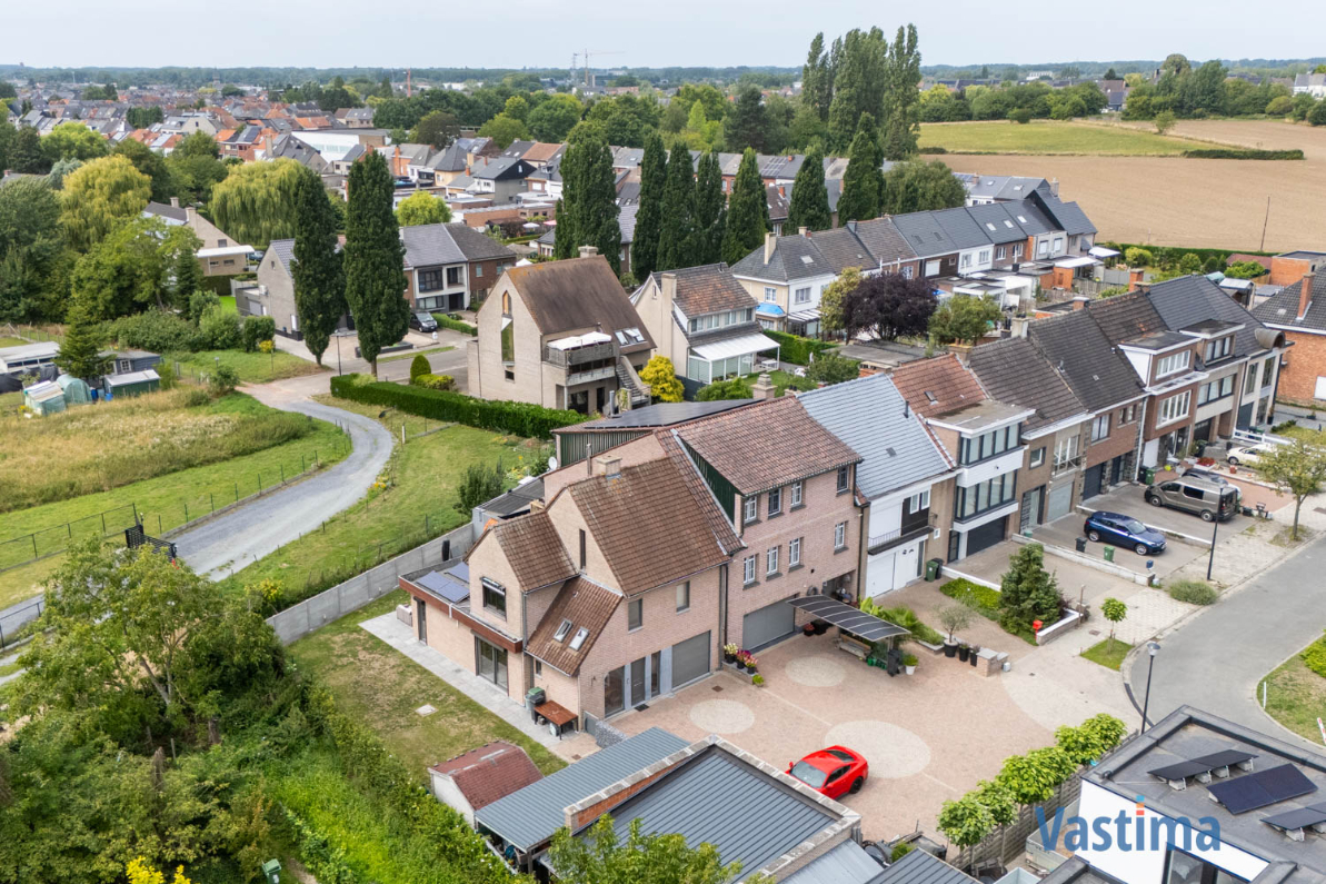 Immo Vastima - Huis Te koop Aalst - Halfopen bebouwing met zonnige tuin in doodlopende straat