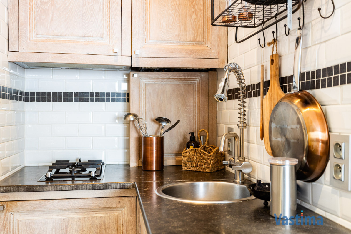 Immo Vastima - Appartement Te koop Knokke - Instapklare bemeubelde studio nabij het strand