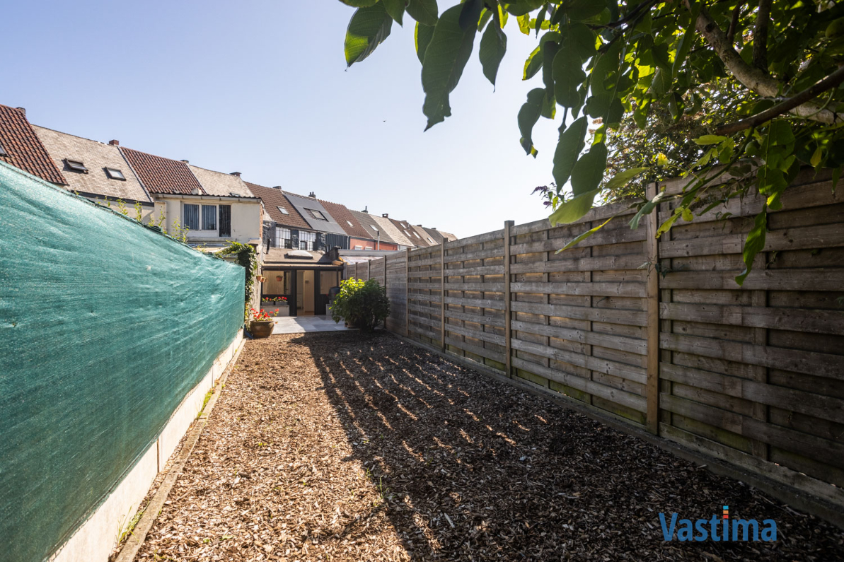 Immo Vastima - Huis Te koop Aalst - Instapklare gezins- of starterswoning met tuin, garage én topbereikbaarheid