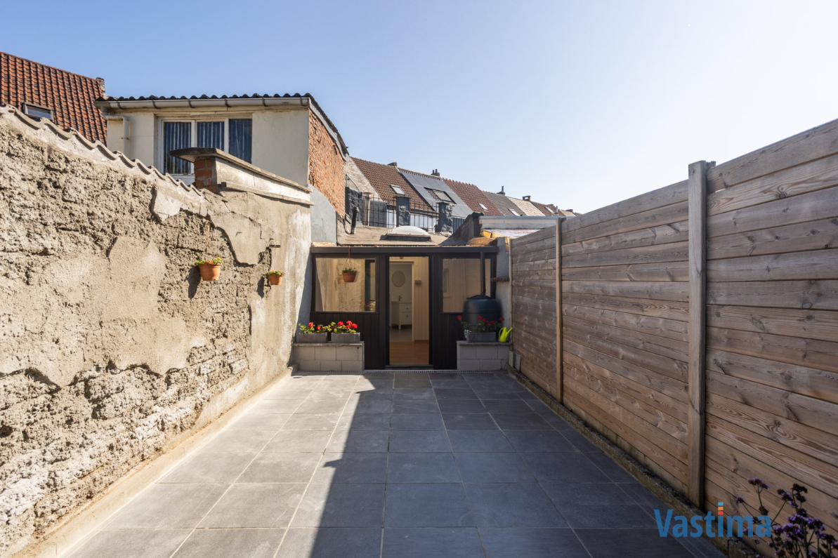 Immo Vastima - Huis Te koop Aalst - Instapklare gezins- of starterswoning met tuin, garage én topbereikbaarheid