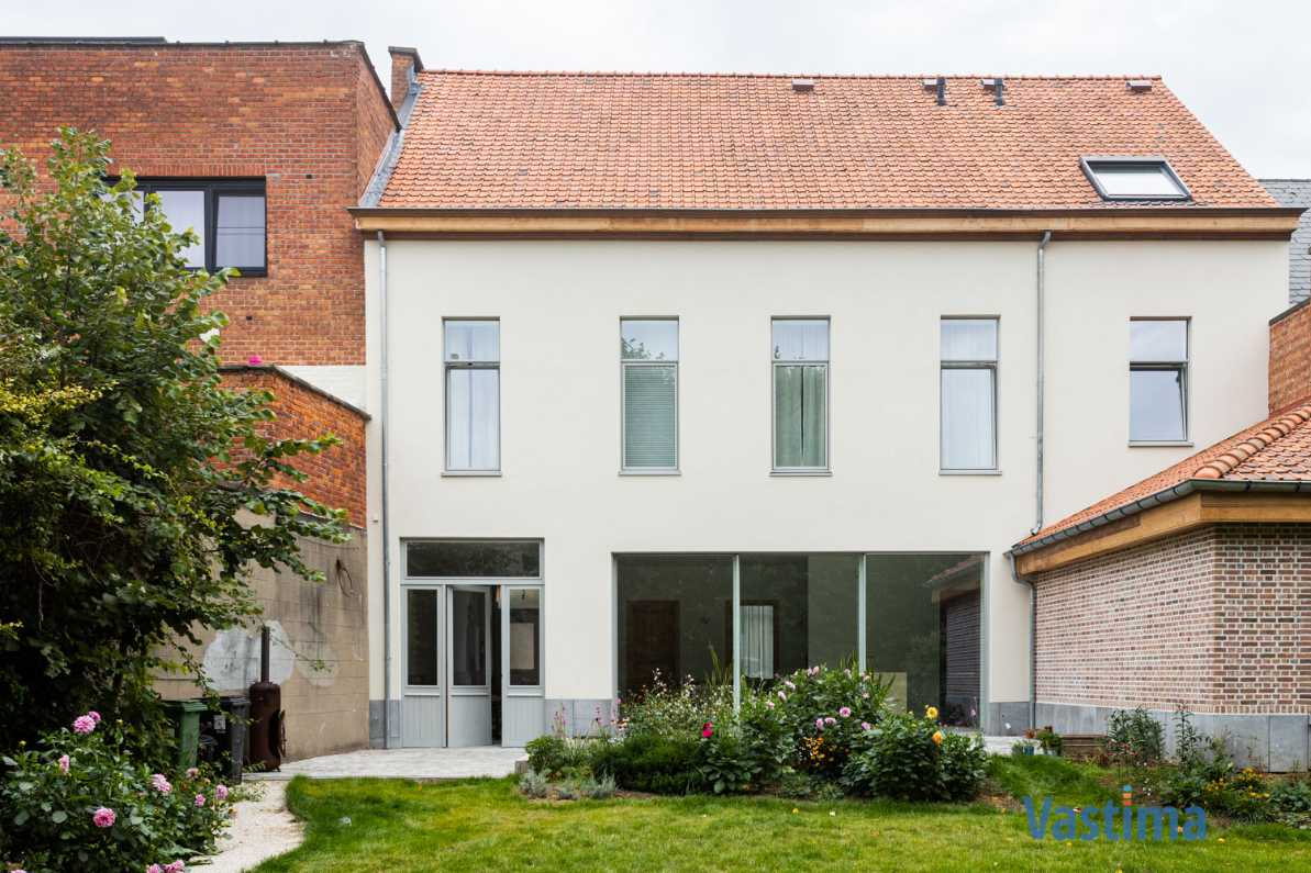 Immo Vastima - Huis Te huur Aalst - Exclusief herenhuis met idyllische tuin en dubbele garage in hartje Aalst