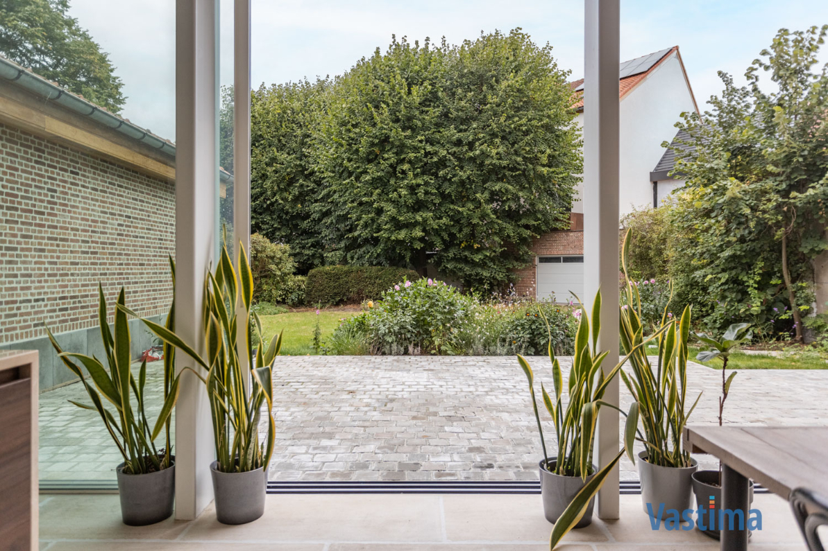 Immo Vastima - Huis Te huur Aalst - Exclusief herenhuis met idyllische tuin en dubbele garage in hartje Aalst