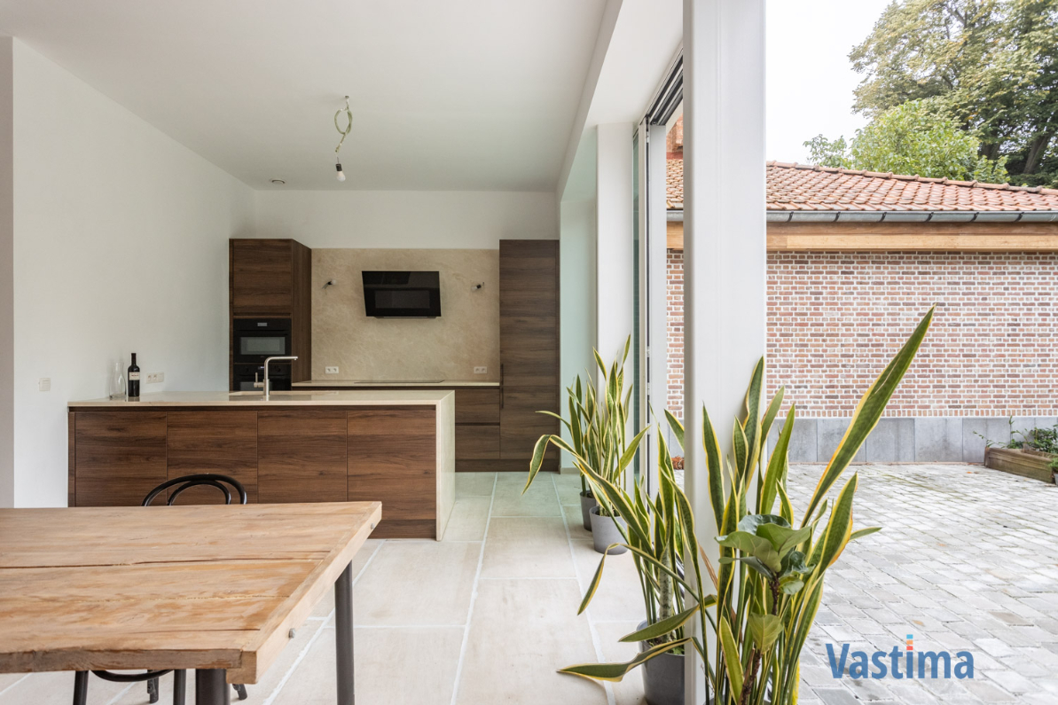 Immo Vastima - Huis Te huur Aalst - Exclusief herenhuis met idyllische tuin en dubbele garage in hartje Aalst