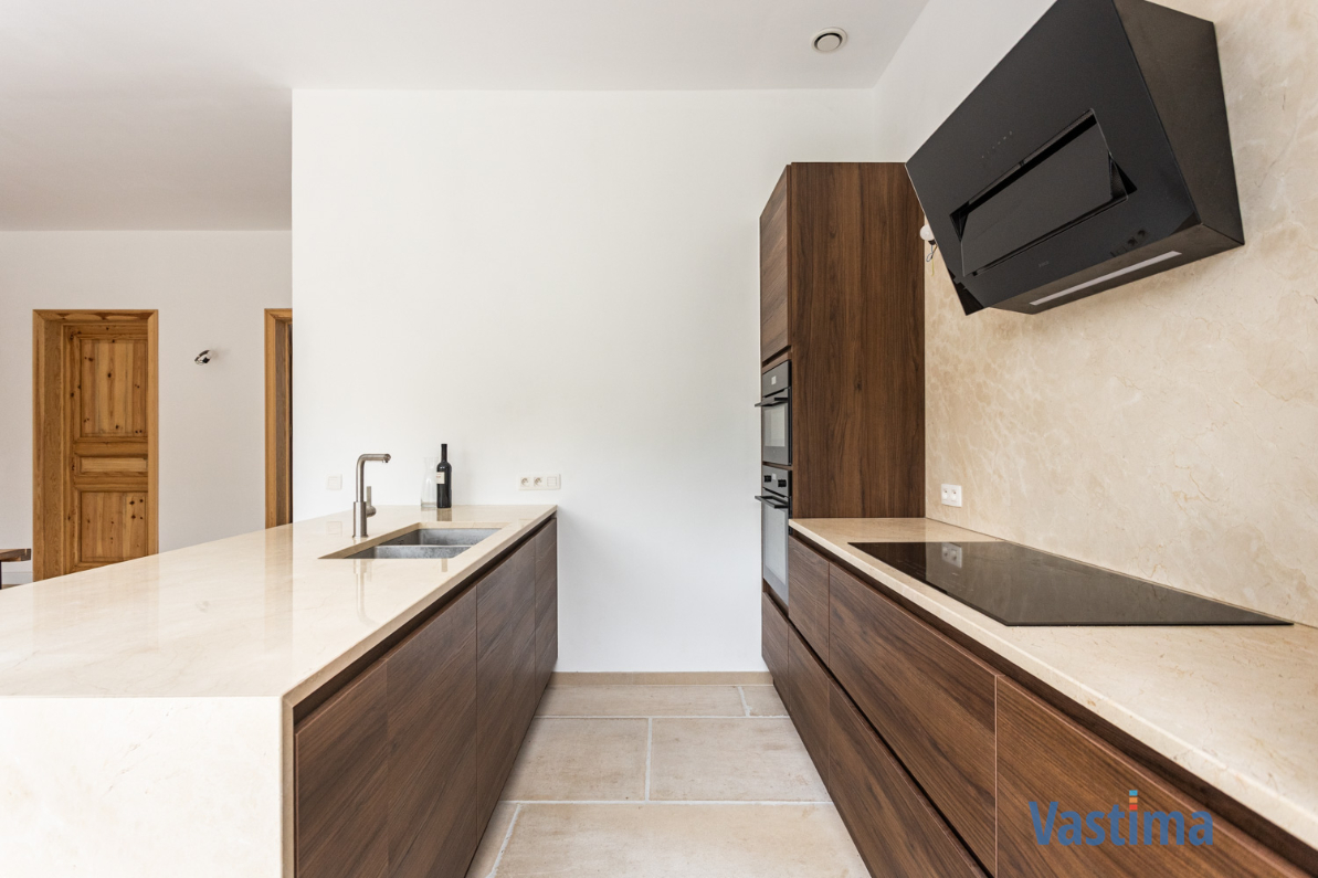 Immo Vastima - Huis Te huur Aalst - Exclusief herenhuis met idyllische tuin en dubbele garage in hartje Aalst