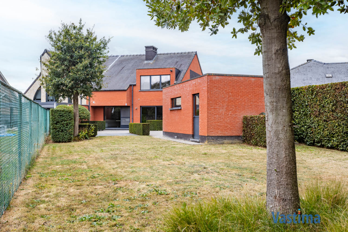 Immo Vastima - Huis Te koop Pamel - Ruime instapklare gezinswoning met zonnige tuin en garage