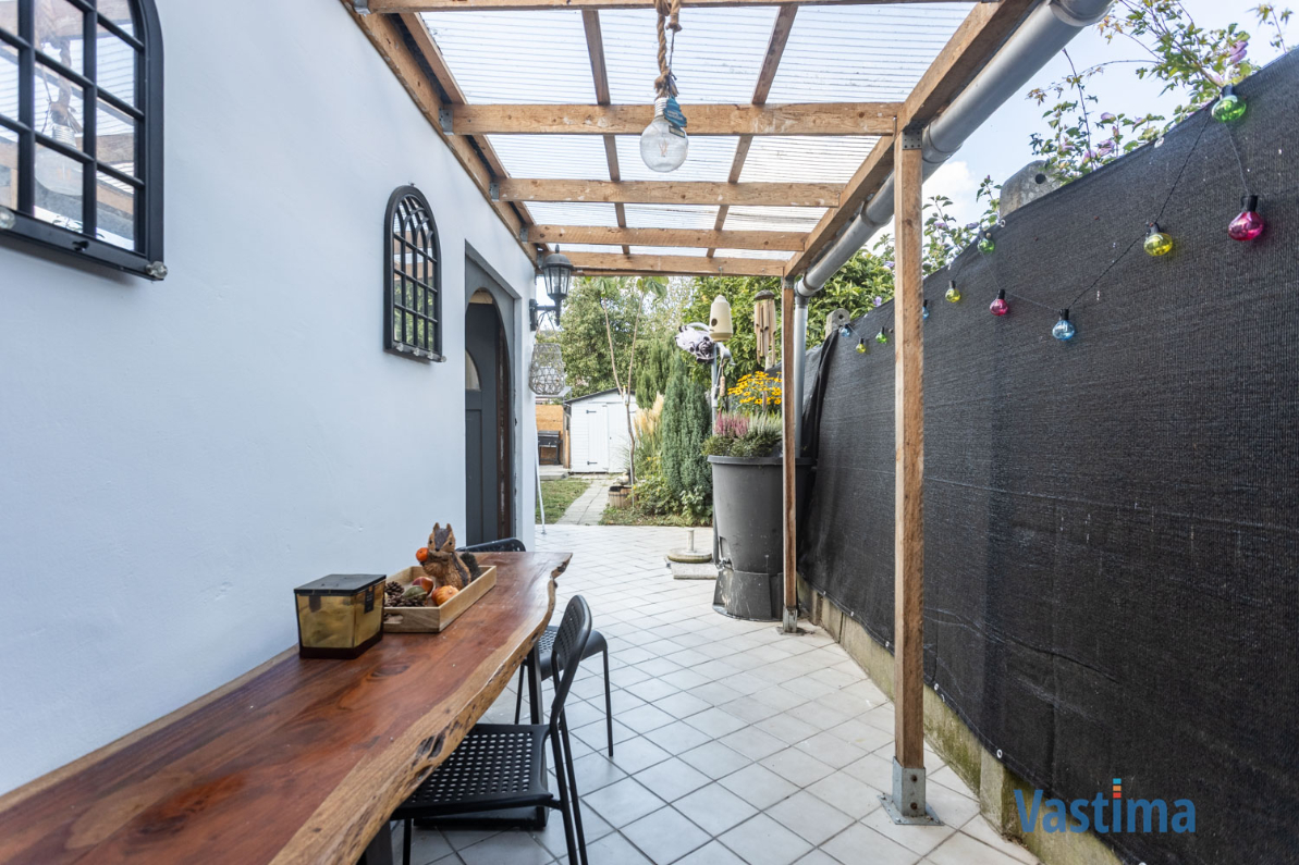 Immo Vastima - Huis Te koop Aalst - Licht op te frissen gezins- of starterswoning met tuin in Aalst