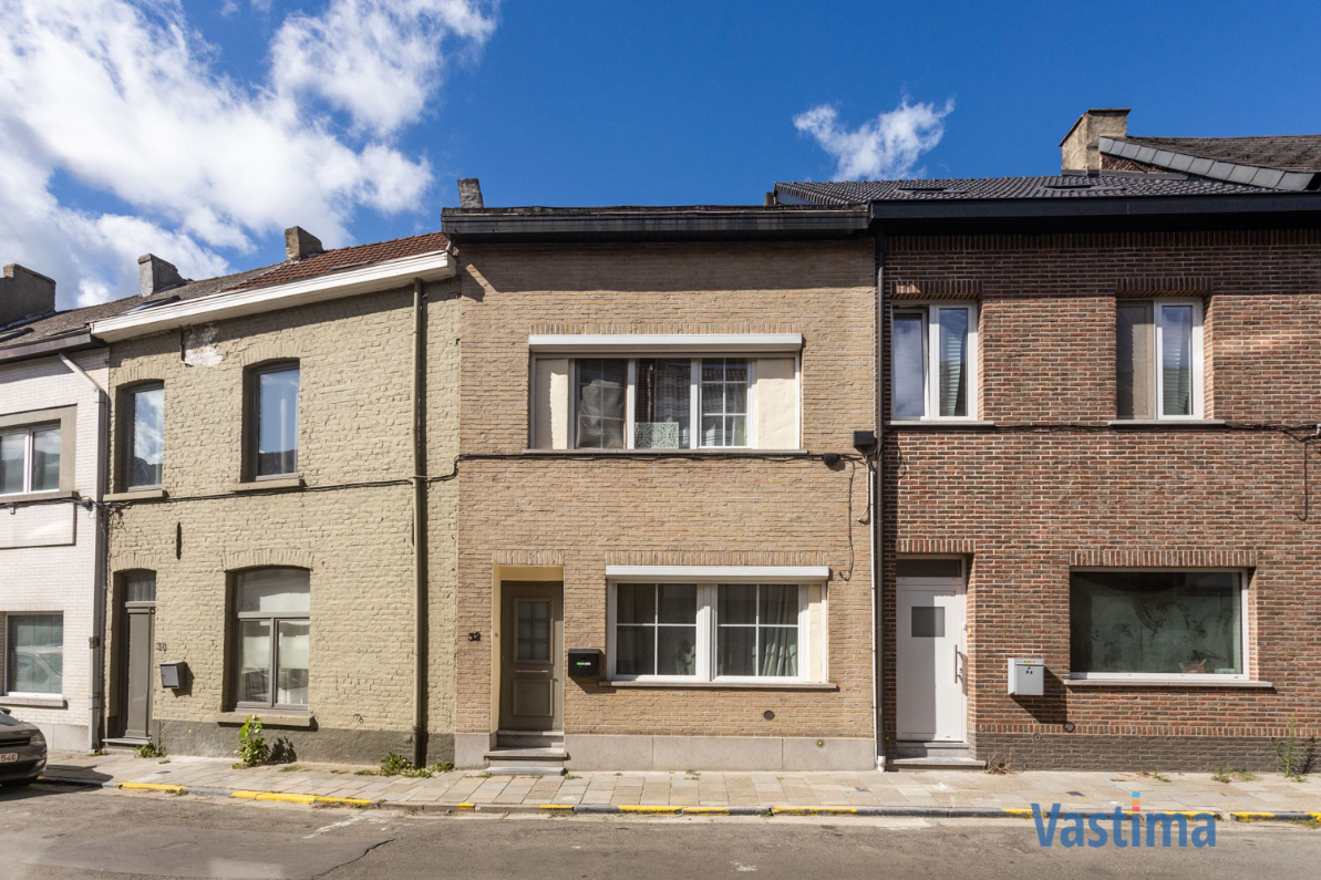 Immo Vastima - Huis Verkocht Aalst - Licht op te frissen gezins- of starterswoning met tuin in Aalst