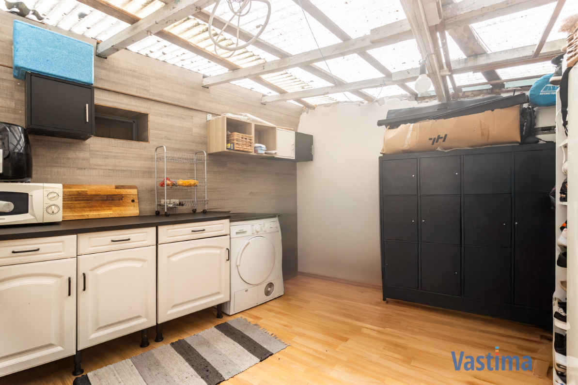 Immo Vastima - Huis Te koop Aalst - Licht op te frissen gezins- of starterswoning met tuin in Aalst