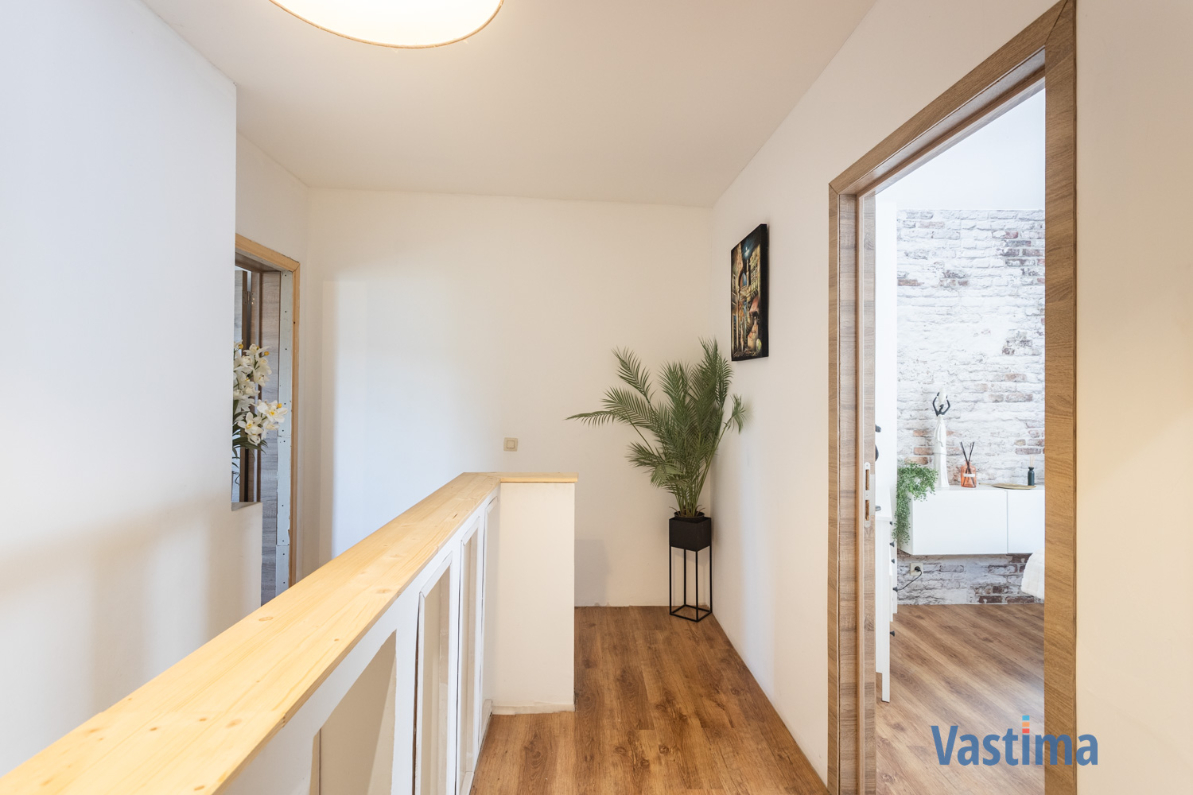 Immo Vastima - Huis Te koop Aalst - Licht op te frissen gezins- of starterswoning met tuin in Aalst