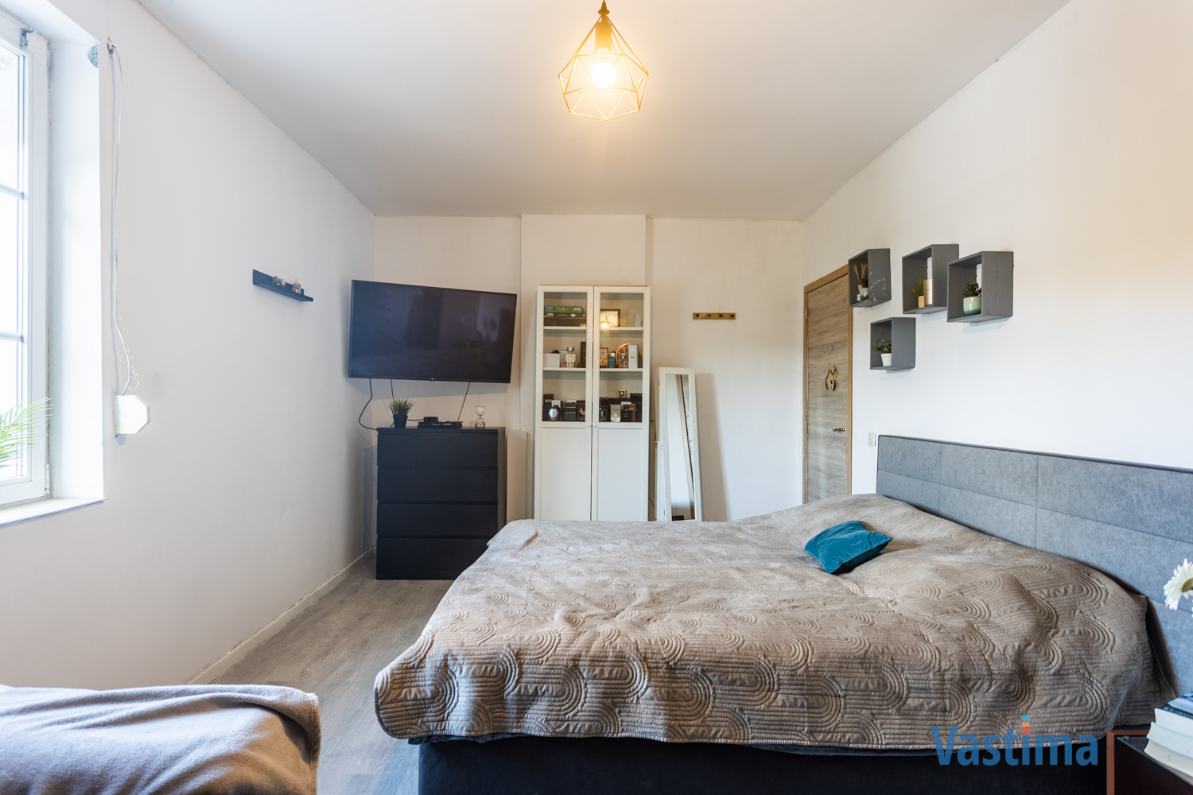 Immo Vastima - Huis Te koop Aalst - Licht op te frissen gezins- of starterswoning met tuin in Aalst