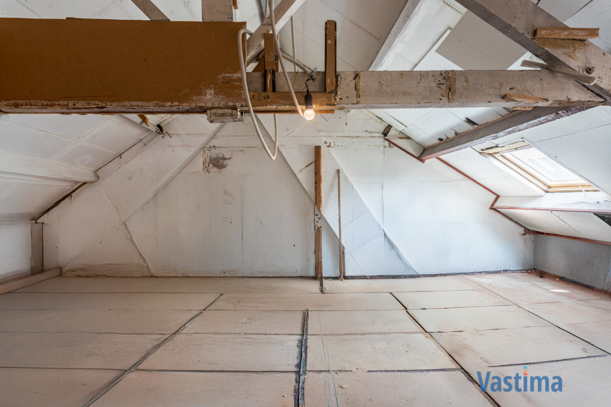 Immo Vastima - Huis Te koop Aalst - Licht op te frissen gezins- of starterswoning met tuin in Aalst