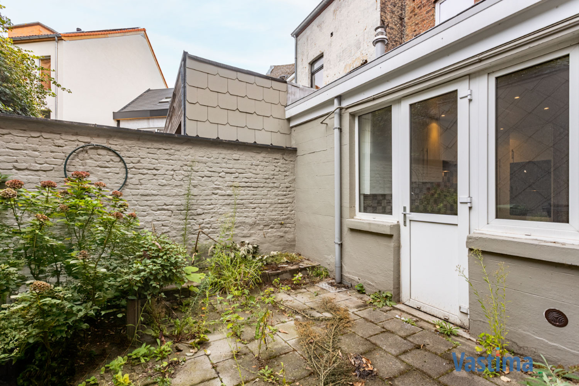 Immo Vastima - Huis Te koop Aalst - Charmante stadswoning met koer in het hart van de stad