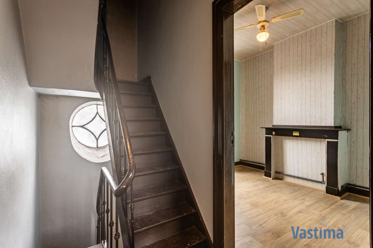 Immo Vastima - Huis Te koop Aalst - Charmante stadswoning met koer in het hart van de stad