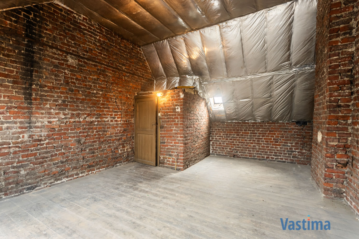 Immo Vastima - Huis Te koop Aalst - Charmante stadswoning met koer in het hart van de stad