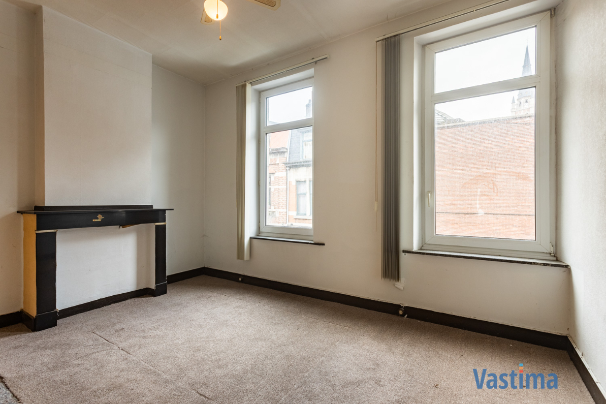 Immo Vastima - Huis Te koop Aalst - Charmante stadswoning met koer in het hart van de stad